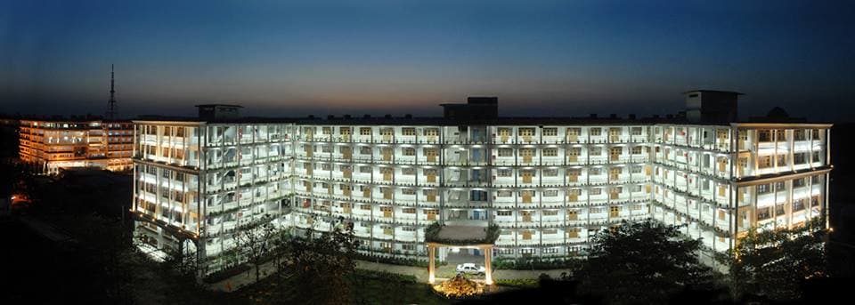 Era University Lucknow Academic Building photo 1